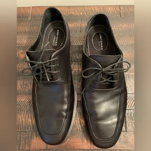 pre-owned. In good condition. Black mens tie shoes. Formal wear.